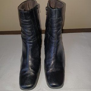 Liz Claiborne Flex Trinity Ankle Boots - Size 7.5